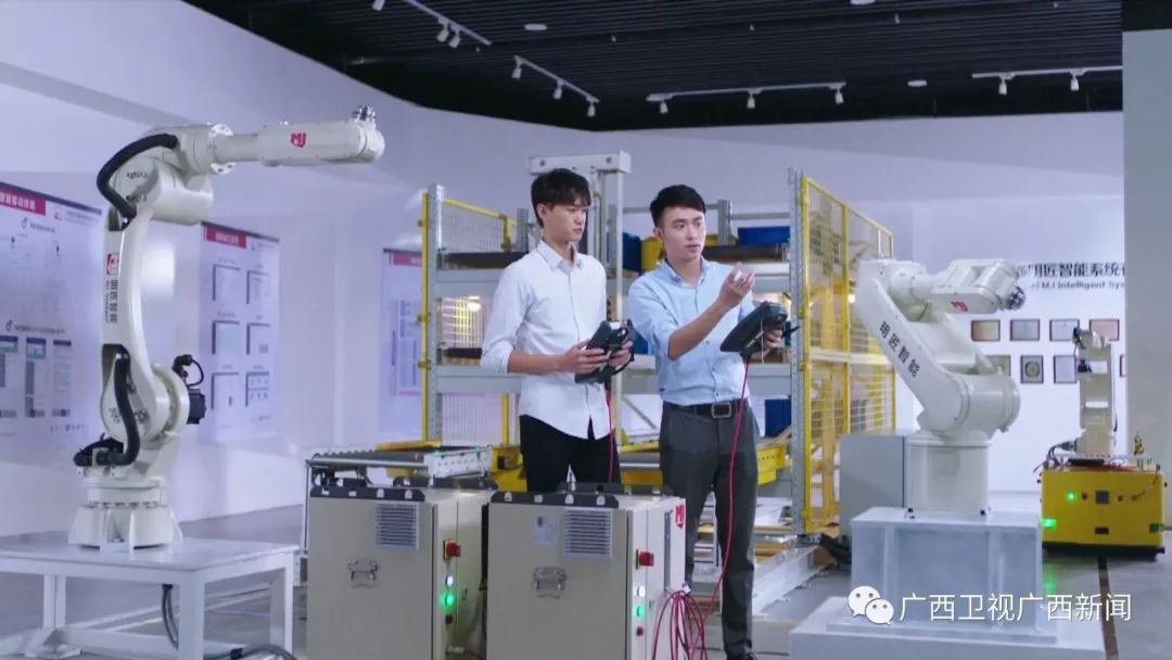 推动小米、阿里、华为等行业龙头落户广西 打造数字经济引擎