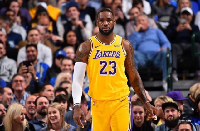 也许你不愿承认！现役NBA只有四人值5000万年薪，哈登小卡不够格