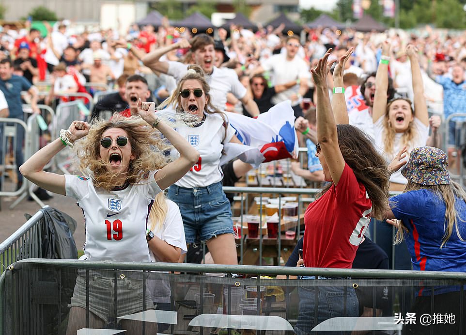 乔治王子英格兰队,皇家吉祥物