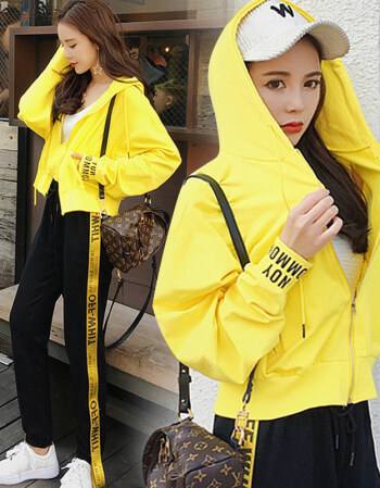 都说明星买鞋容易,看王鹤棣什么水平,万元神鞋打球扫雪毫不心疼