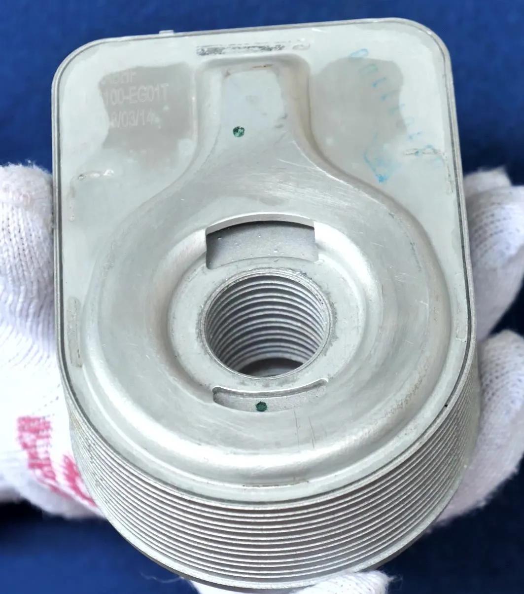 奥迪q7机滤底座漏油怎么处理,机滤稍微漏油需要更换吗