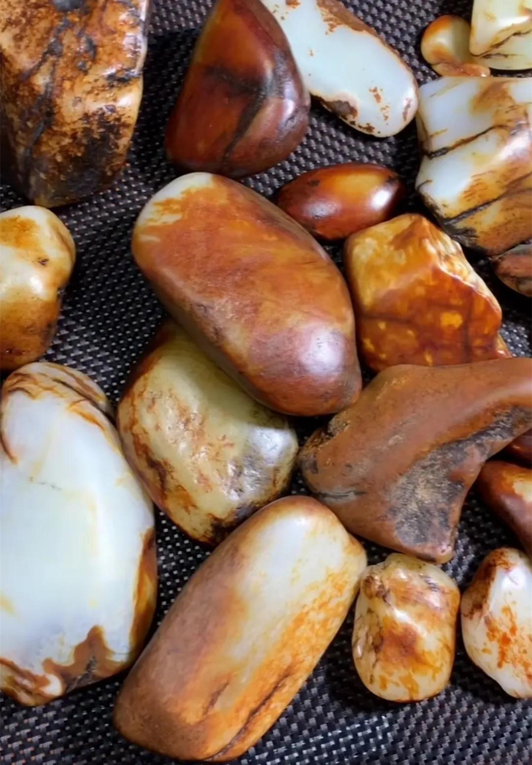 籽料伪装者视频 (俄料仿籽和田籽料的区别)