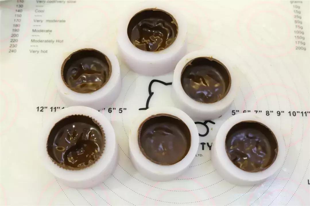 敖丙？奥饼？其实是奥利奥黑巧冰淇淋月饼
