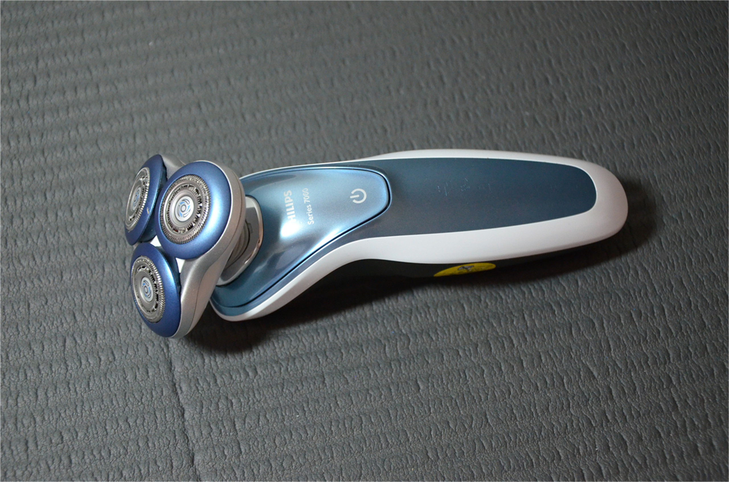 飞利浦s7000剃须刀怎样全身水洗,飞利浦剃须刀s7000使用说明