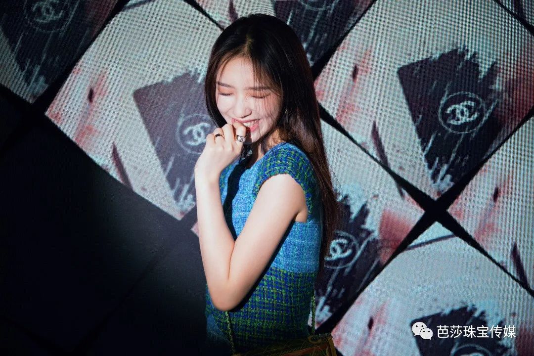 撞衫撞物尴尬瞬间,撞衫撞鞋子有点尴尬