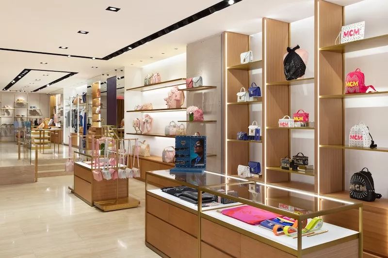 从濒临倒闭到年营收25亿,从濒临倒闭到市值266亿