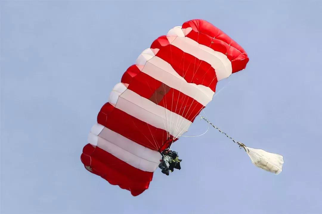 中国空降兵雷神出击,雷神特种兵出击
