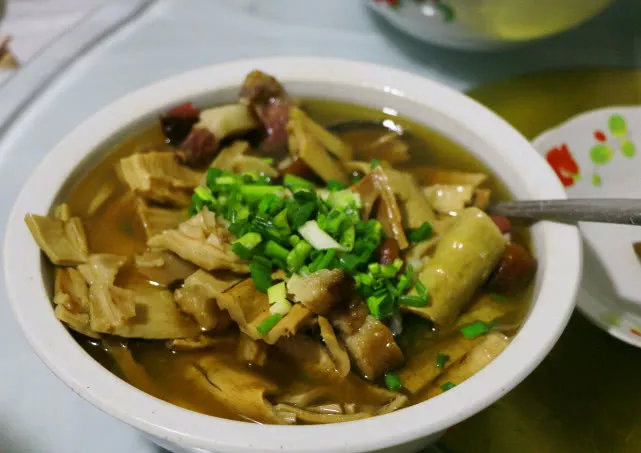 武隆夏季探秘奇特的地缝峡谷,武隆探秘