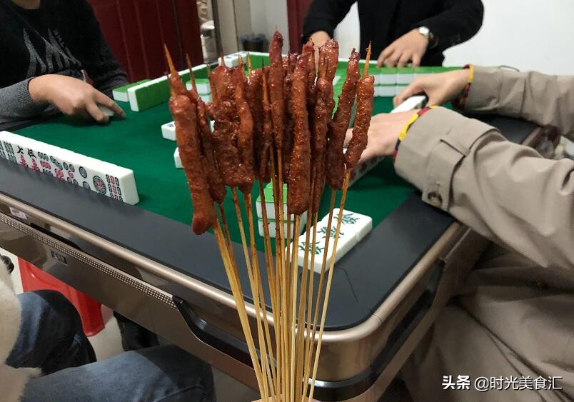 五元的烧烤羊肉串多少肉,小烧烤店羊肉串才2元是真羊肉吗