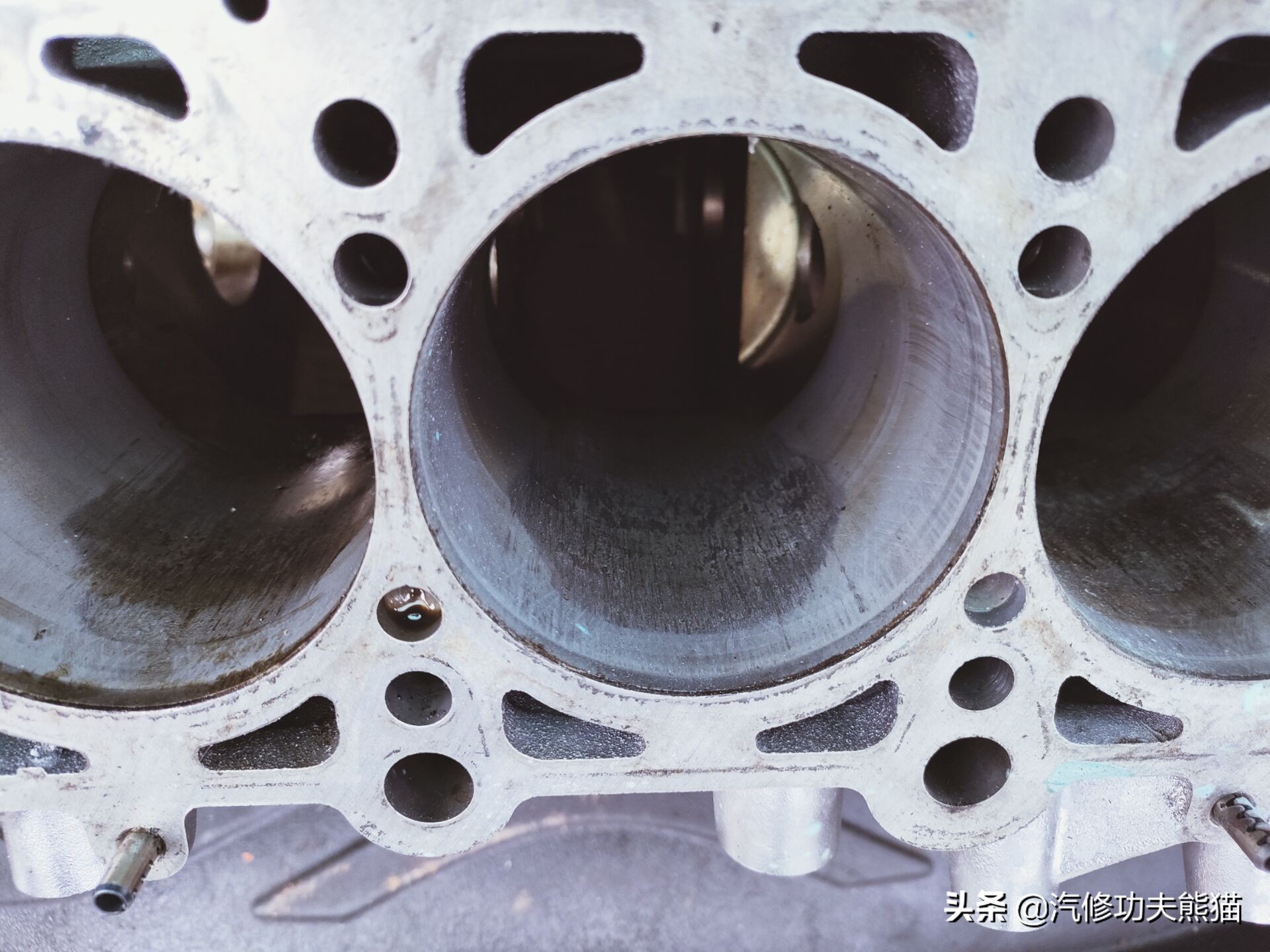 2010年的奥迪a6l2.8烧机油吗,08年奥运版奥迪a6值多少钱