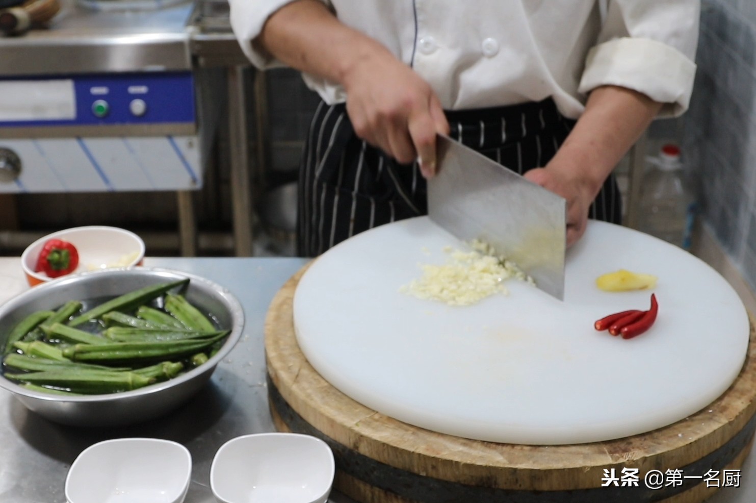 秋葵好吃又好看的做法,秋葵鸡蛋羹滑嫩鲜香营养更丰富