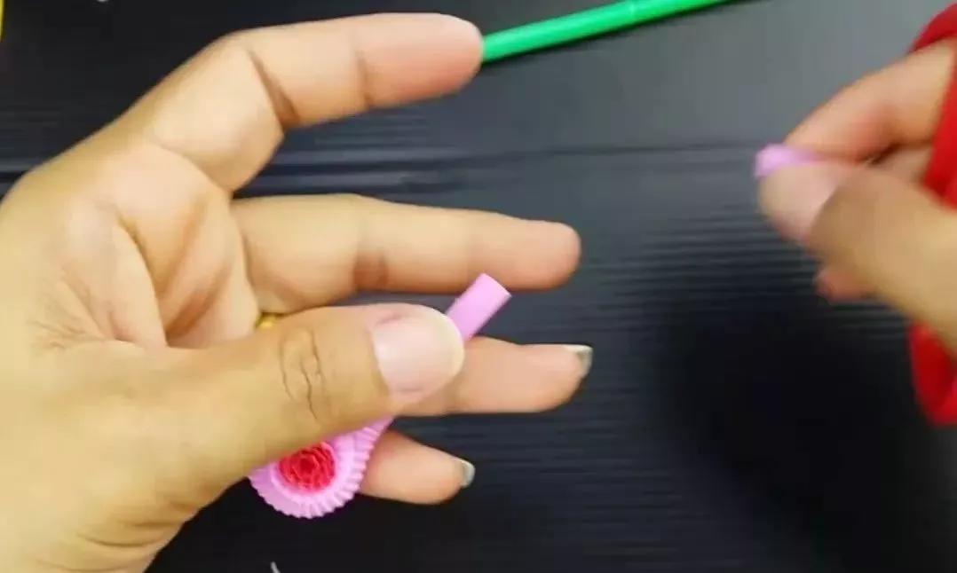 七彩的吸管剪一剪,DIY的蜗牛,天鹅,简直太像了(附教程)