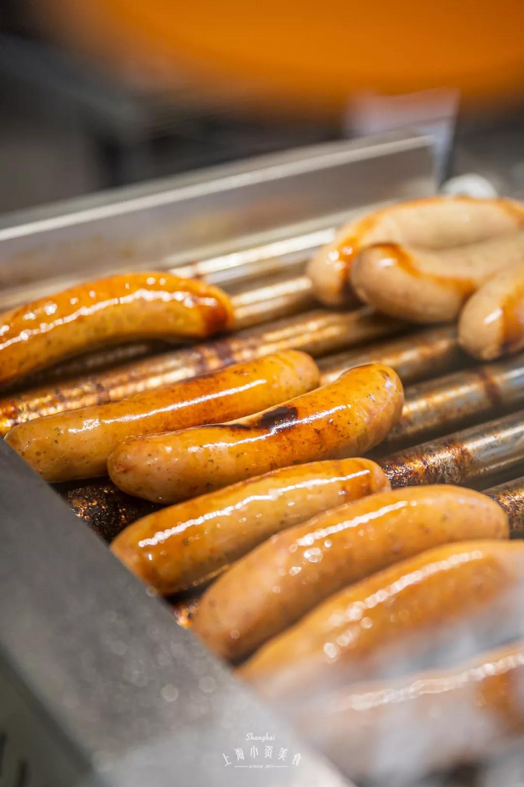 过年去超市囤货,过年没来得及买年货