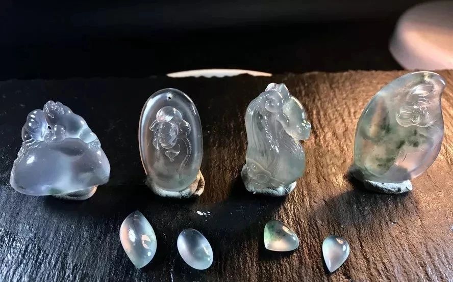 翡翠高冰小料值得买吗,高冰翡翠原石小料价格