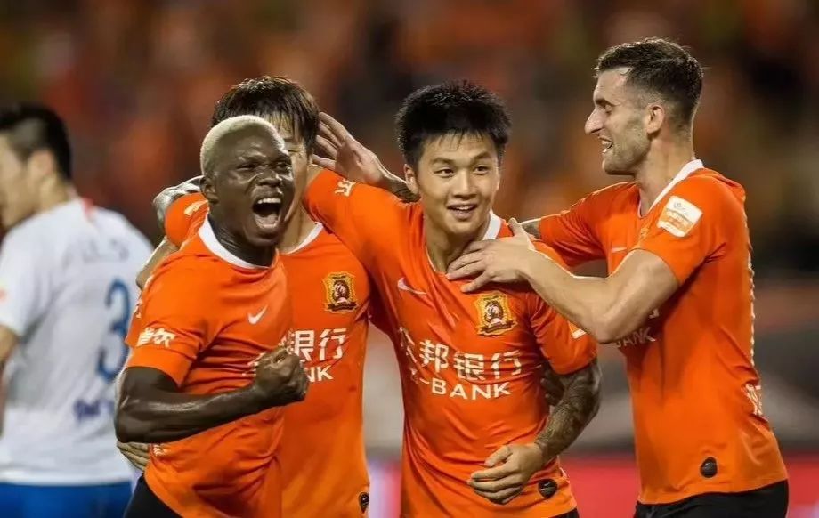 武汉卓尔击败天津权健,武汉卓尔2比1逆转山东鲁能