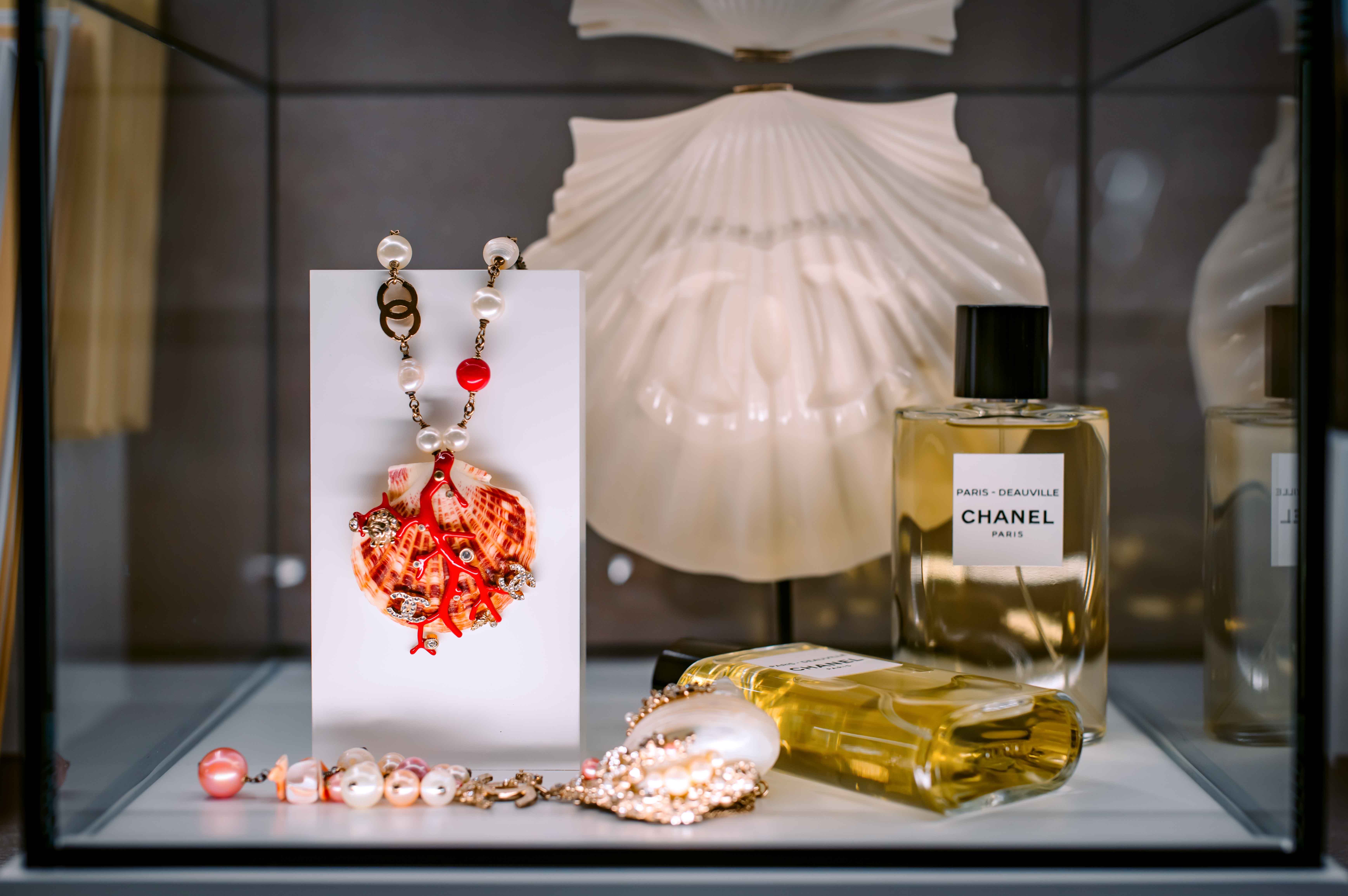 闲逛魔都美术馆,观看香奈儿香水展