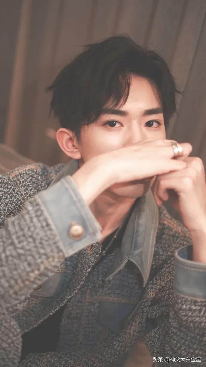 超帅易烊千玺动态壁纸,易烊千玺肖战谁帅