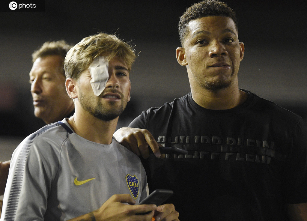 哪些情况终止足球比赛,足球比赛因为意外情况延期怎么办