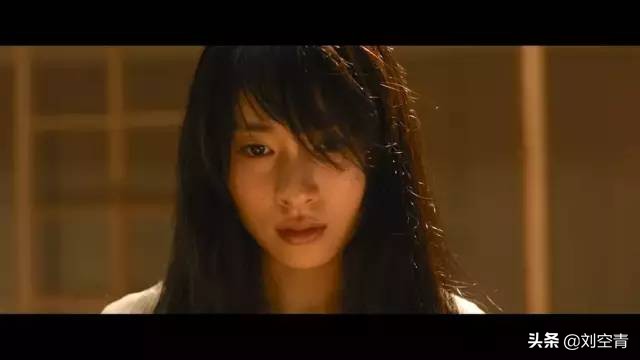 讲述换脸的电视剧,电影解说女人整容时的场景