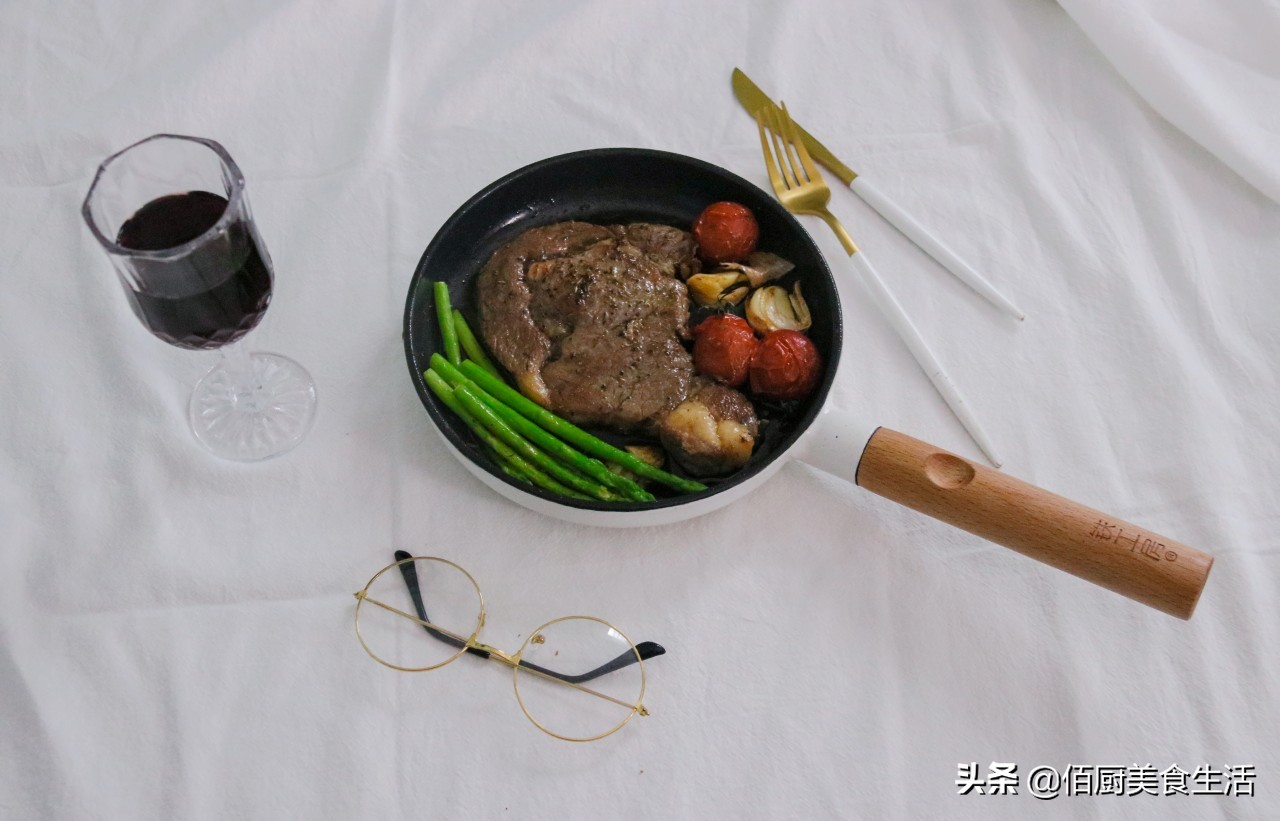 家庭煎牛排怎么煎又嫩又好吃,最简单的煎牛排的做法视频