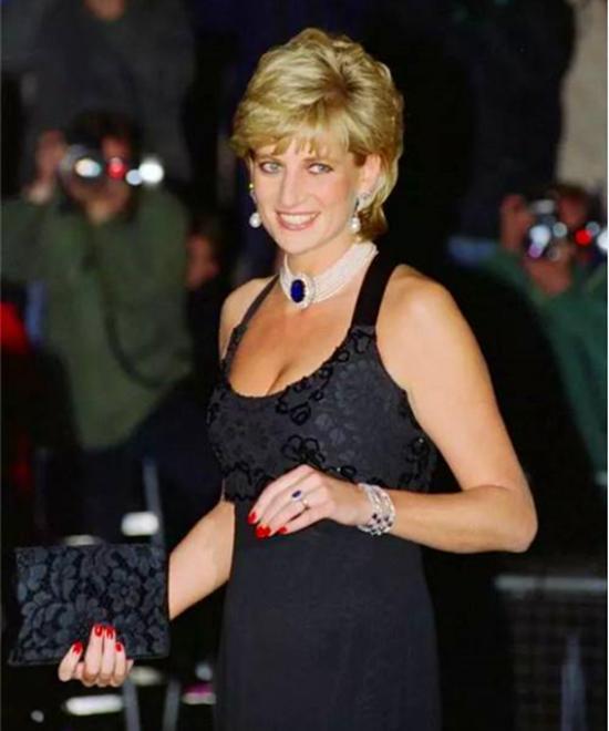 盘点100年内的6个经典大牌高跟鞋,盘点10大奢侈品牌高跟鞋