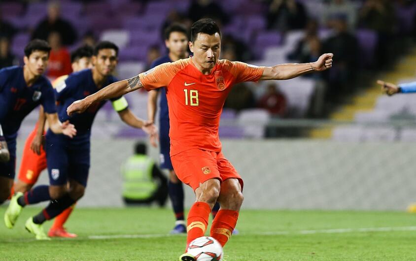 男足逆转,国足21逆转泰国各大直播间反应