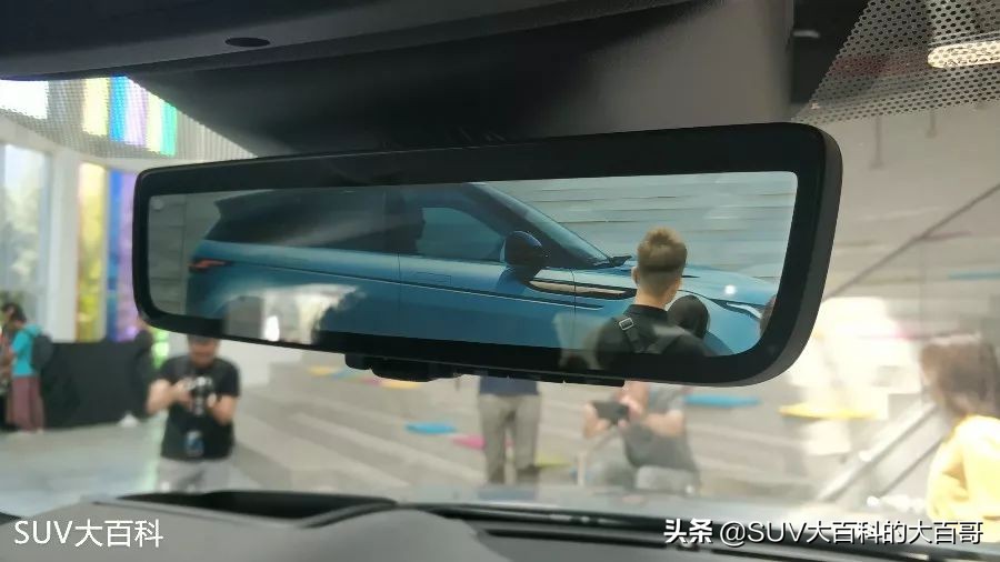 新一代路虎揽胜极光上市，哪款最值得买？最便宜那款性价比最高