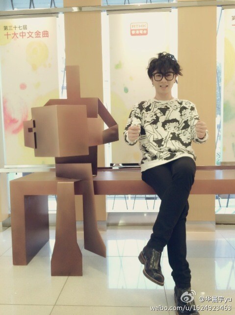 为什么华晨宇植发效果好,华晨宇植发图片是真的吗