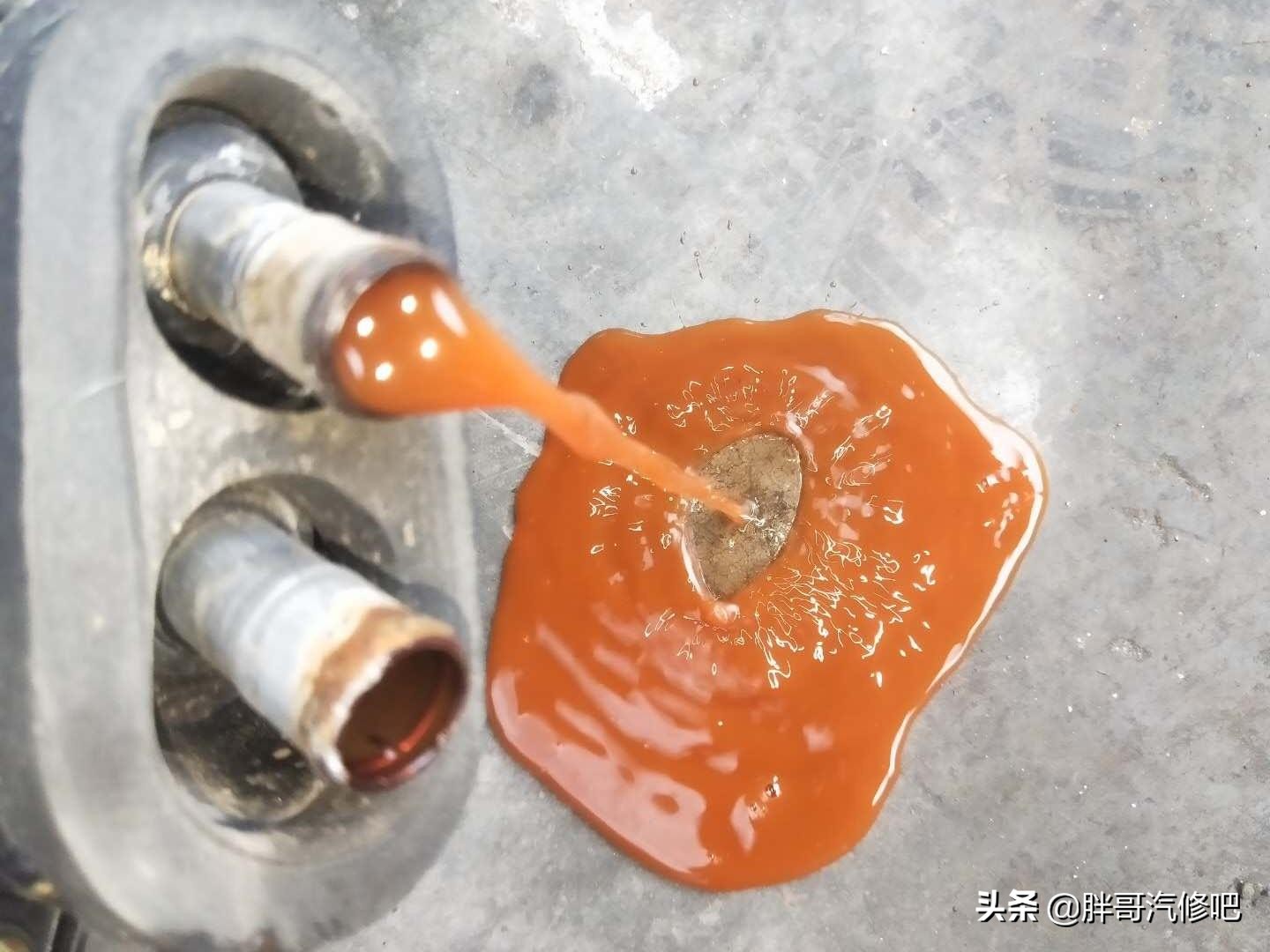 发动机高温缺水加了水又没事了,发动机高温报警防冻液都出来了