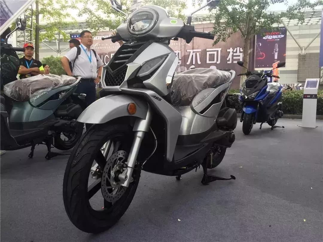 2.78万ADIVAAJ201欧系运动踏板首发！金城旗下多款车型试驾