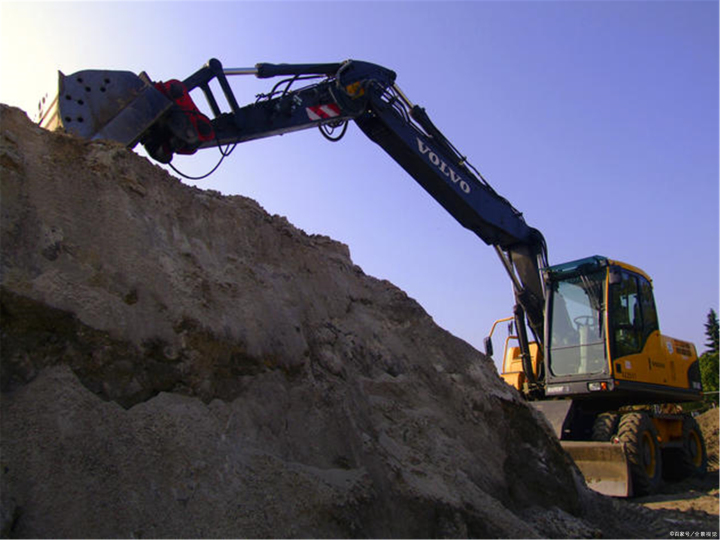 挖掘机行情不好咋办,挖掘机淡季来了怎么办