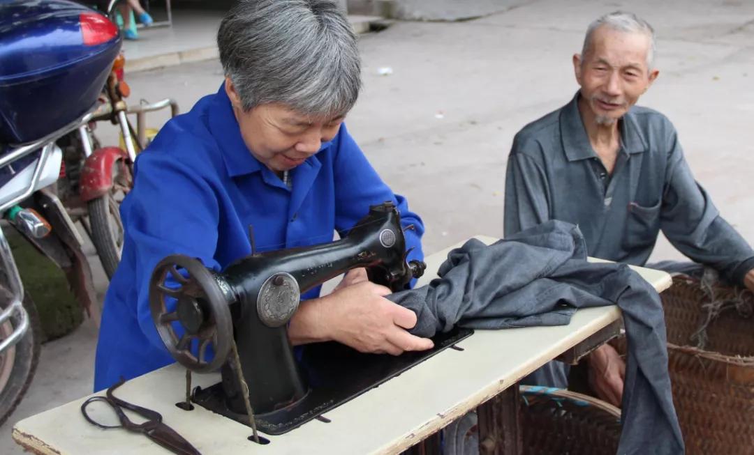 慈母手中线游子身上衣,顶针老物件