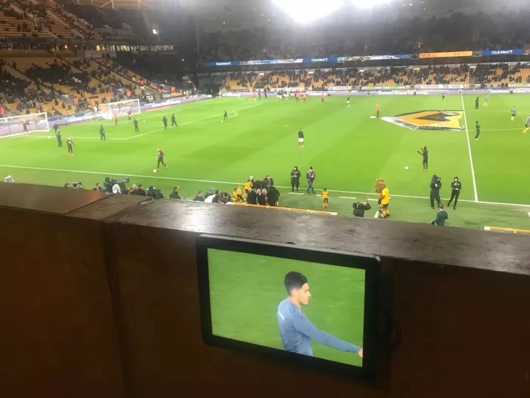 十天里，我在英国看的四场足球赛，竟然有些中国味？|三明治