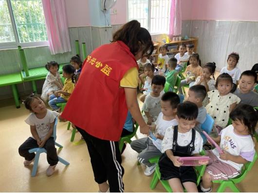 幼儿园安全宣传进社区,幼儿园新生入园安全教育第一课