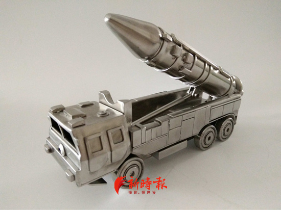 船锚、雷达、飞机都能动！焊接工三年磨一“舰”，为儿子自制独一无二的礼物