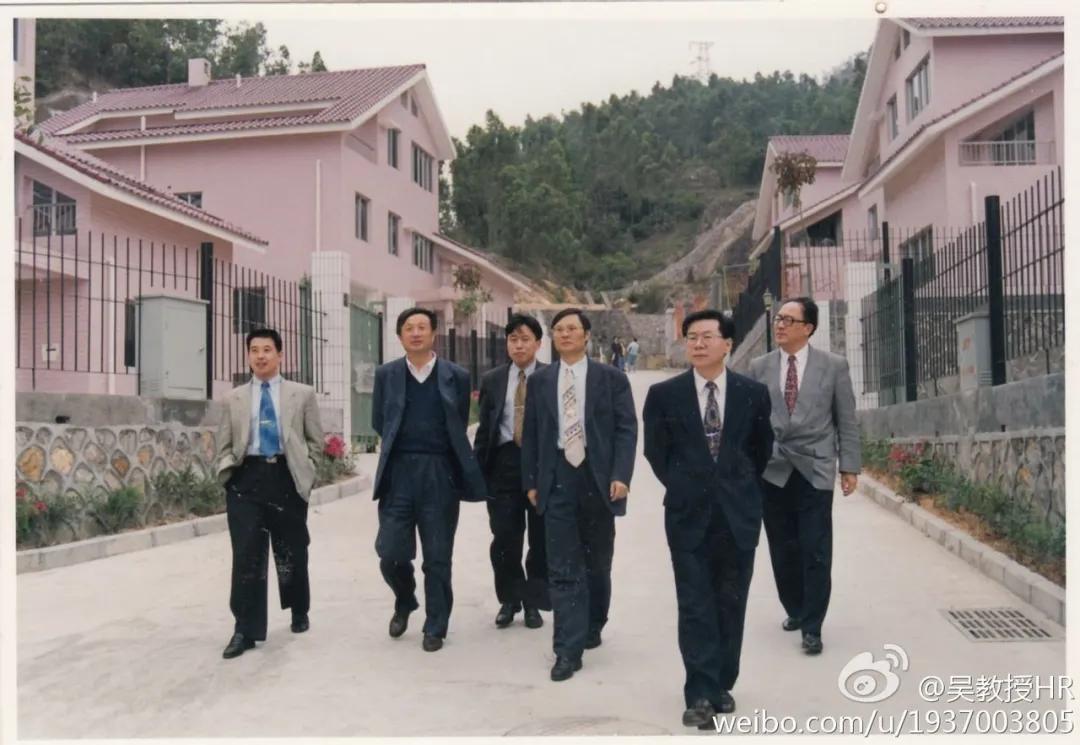 任正非如何度过这短暂的一生,任正非度过充满困难的一生