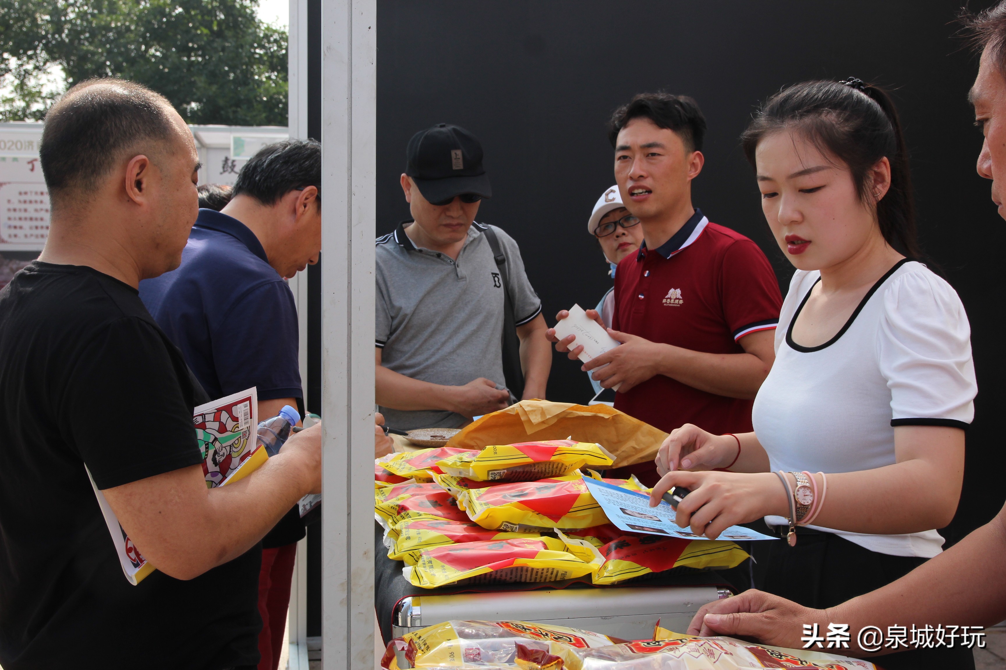来济南旅游一般买什么特产,来济南玩适合带回去的特产