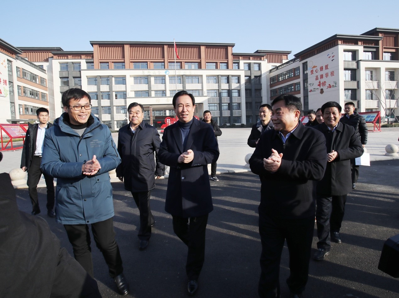 许家印慈善故事,许家印慈善先锋