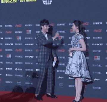 赵丽颖刘亦菲穿白衣,刘亦菲赵丽颖黑色纱裙