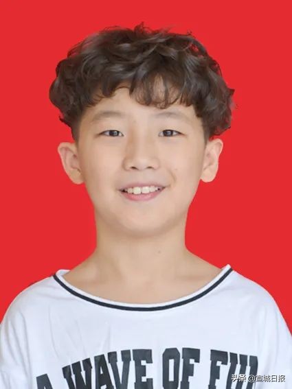 请为优秀队员投票,给优秀少年投票