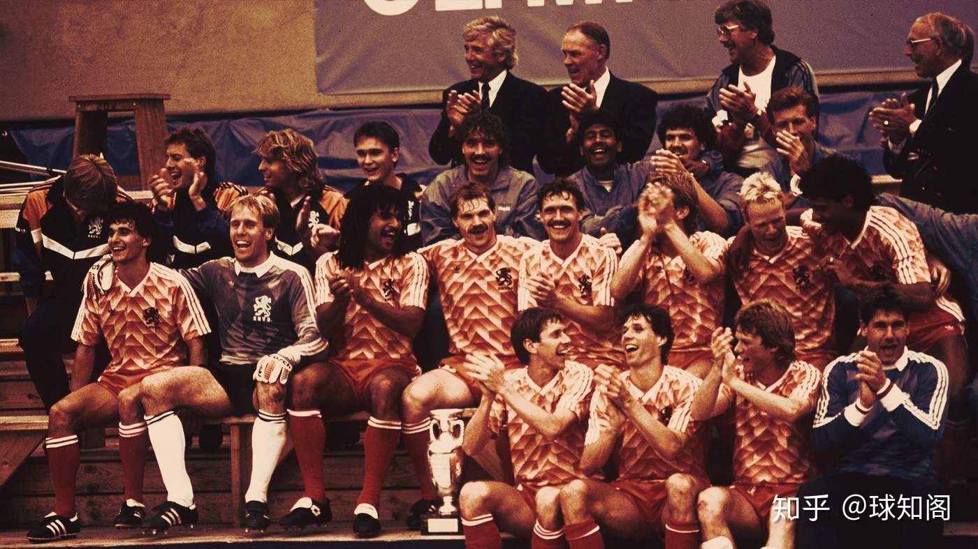 足坛历史伟大前锋,足坛历史上最伟大的十大球员