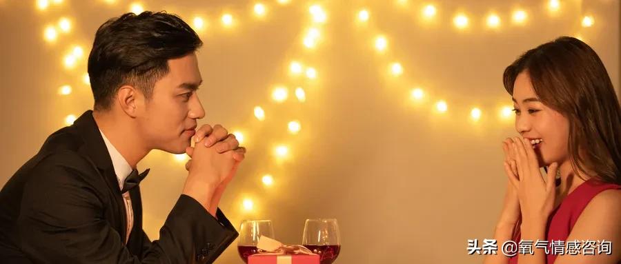 他会买10000元的包给她吗？