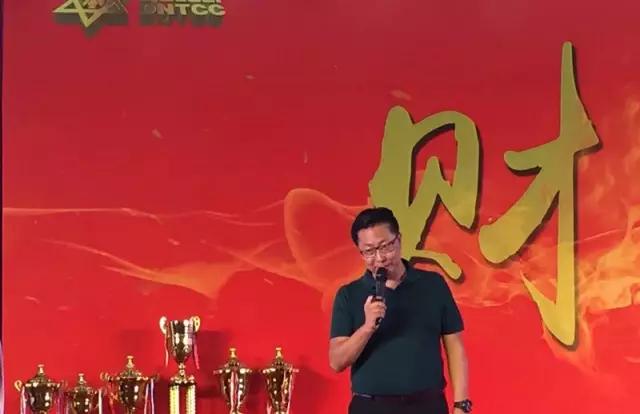 妻儿反目，合伙人出走！3亿人的英语教父，竟沦为成*学功**商人