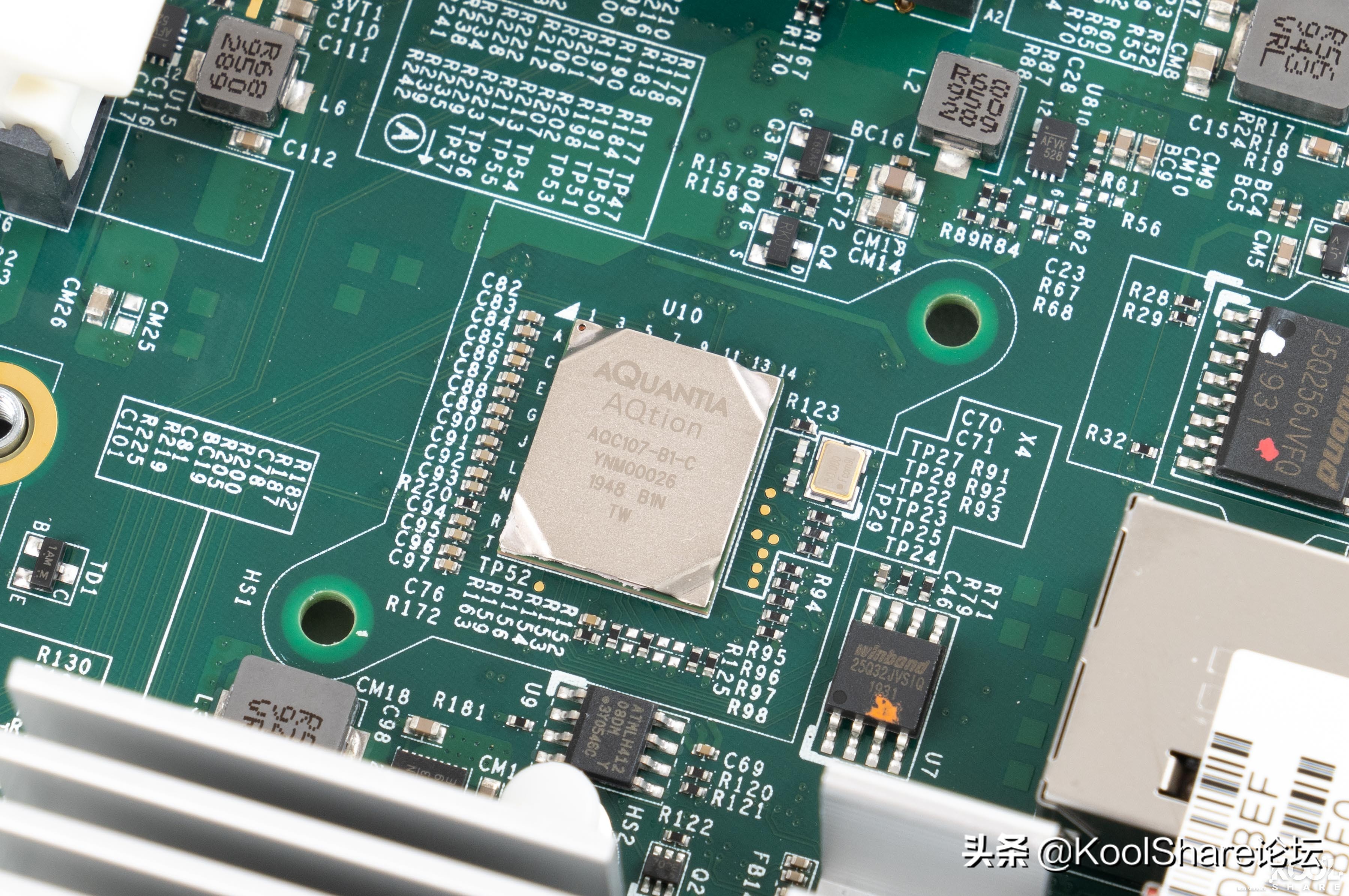 ASUSTOR爱速特旗舰NASAS7110T拆解评测