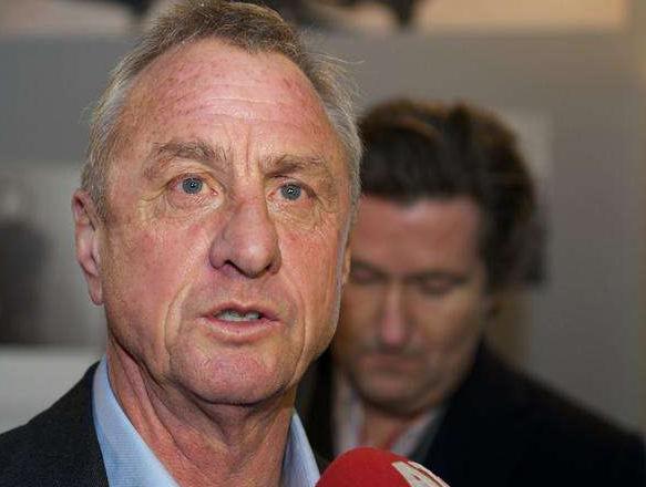 足坛传奇球星告别完整版,巴萨主帅瓜帅简介