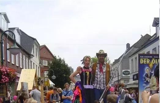 闀滃ご涓嬬殑寰峰啗,鍟嗗懆涓撴爮