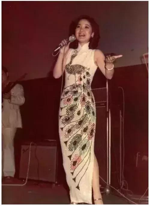 令人惊艳的旗袍服装,旗袍是中国女性的传统服装