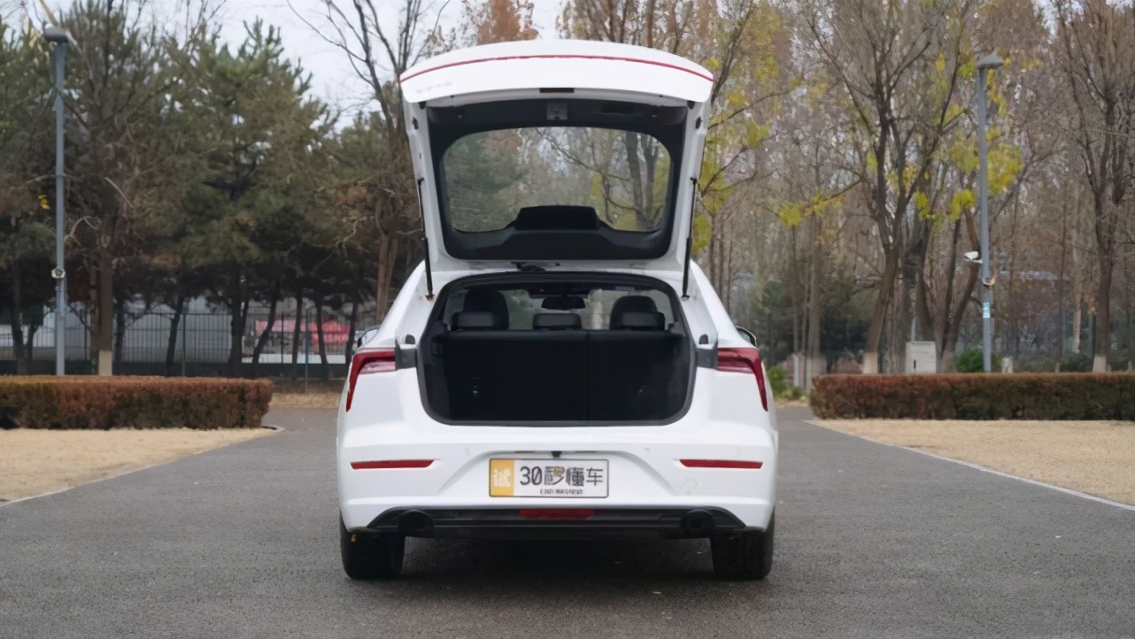 颜值竟然不输bba车型,颜值不输bba这台suv让你赚足回头率