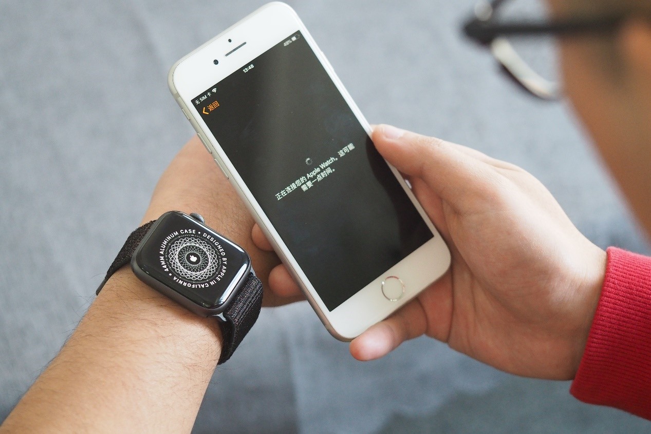 applewatch4沉浸式拆解,applewatchs4支持触觉反馈吗