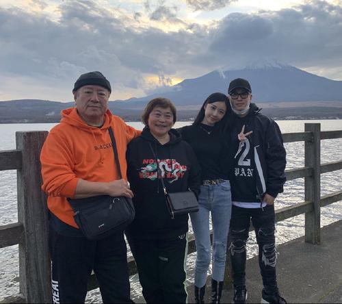 为什么很多富二代羡慕王思聪,微博崩塌